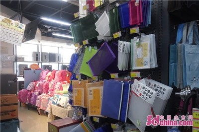 開學(xué)經(jīng)濟(jì)升溫，淄博文具市場(chǎng)迎來(lái)消費(fèi)熱潮，理性消費(fèi)成關(guān)鍵